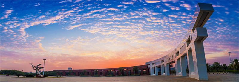 傍晚南昌大學校門 傍晚南昌大學校門